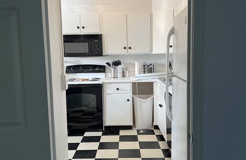 St. George Island Cottage | Siesta Key Cottage: Ground level, private pool, recently renovated. Old Florida!