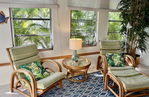 Siesta Key House | Siesta Key Gem ! -50' Lap Pool, Hot Tub and just one Block to Siesta Key Beach!