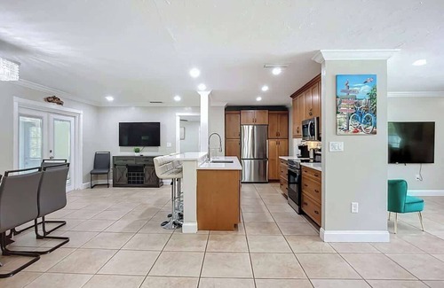 South Sarasota House | Siesta Key Paradise for Beach Lovers