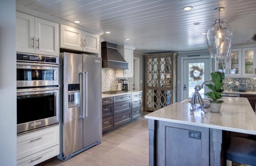 Siesta Key House | SIESTA KEY - Single family home completely updated with in ground pool.