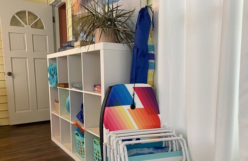 Vamo House | #Siestakeying new designer 1-story bungalow 5 mi. to Siesta Key beach