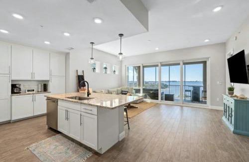 Whitney Beach Apartment | Sight & Sound - Bradenton, FL