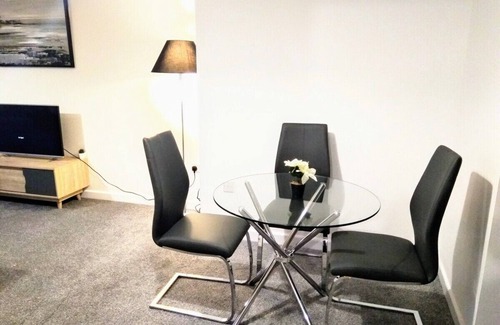 North Shields Apartment | Sigma Executive Flat 1 is 5 minutes away from the famed Fish Quay, near NS Town.