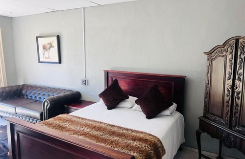 Ventersburg House | Signature Guesthouse