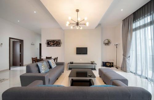 Taman Century Apartment | Signature Private Pool 16pax KSL Midvalley