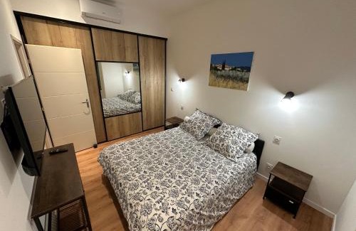 Hyeres City Centre Apartment | Silines