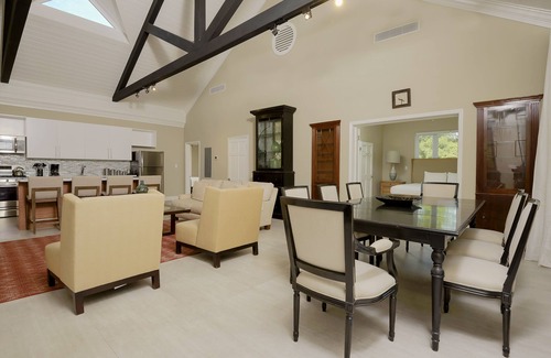 Nassau Villa | Silk Cotton Villa 9