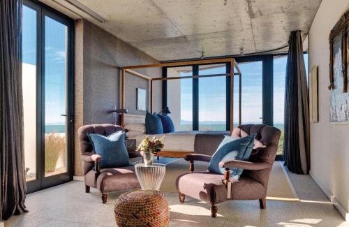 Shelley Point Apartment | Silver Bay Villa