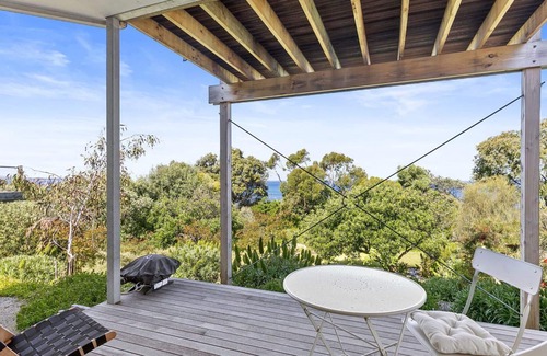Lorne House | Silver Birches - Stroll To Town