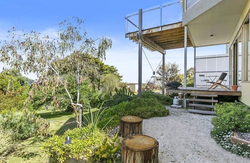 Lorne House | Silver Birches - Stroll To Town