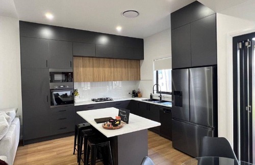 Broken Hill House | Silver City Luxe, 4 bedroom, 2 bath, perfect for couples, families, or groups