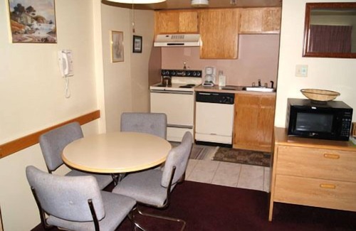 Snowshoe Condo | Silver Creek 5115: Cozy 1 BR Condo, Indoor Pool Jacuzzi, Slope Side