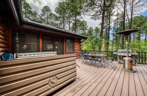 Alto Cabin | Silver Fox Inn Beautiful 5-bedroom Cabin w/hot tub