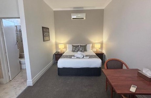 Broken Hill Hotel | Silver Haven Motor Inn