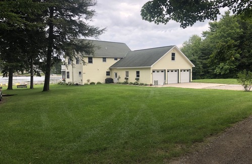 Traverse City House | SILVER LAKE, 5 ACRES OF PRIVACY, 500 FEET PRIVATE WATER FRONTAGE!