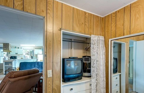 Maple Falls Cabin | 🏊‍♀️❤Silver Lake Cabin #24 - Lakefront - Private Dock - BBQ - Sleeps 4😎