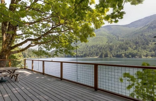 Maple Falls Cabin | 🏊‍♀️❤Silver Lake Cabin #24 - Lakefront - Private Dock - BBQ - Sleeps 4😎