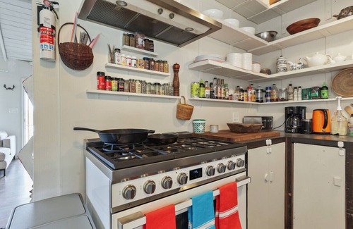 Sunset Junction House | Silver Lake Cozy Getaway