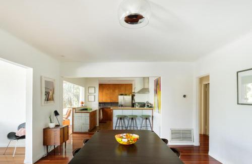 Silver Lake House | Silver Lake Mid-century Nestled In The Treetops