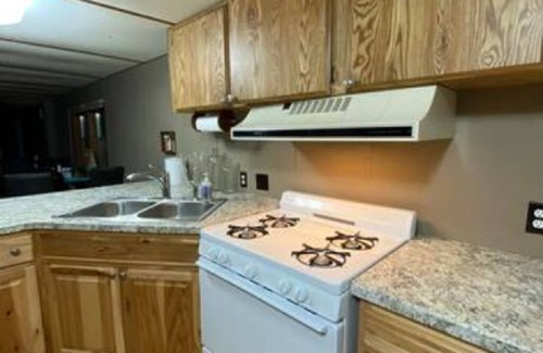 Mears House | Silver Lake Sand Dune Rustic Cottage w/hot tub