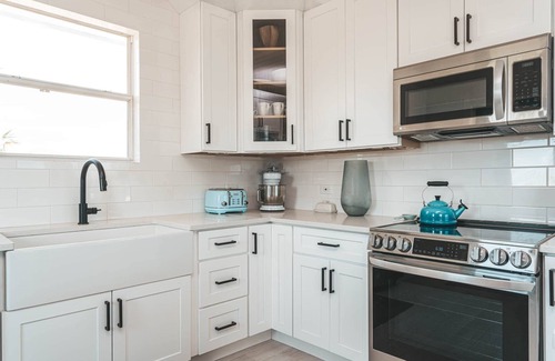 William's Town House | Silver Palms Retreat, Family home with pool, steps from Tropic of Cancer!