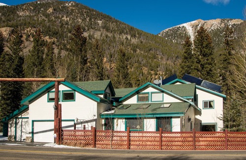 Silver Plume House | Silver Plume Ski Lodge-Creekside 6 BD/7 BA-Largest House Near Loveland Ski Area