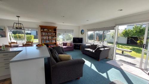 Cooks Beach House | Silver Sands - Cooks Beach Holiday Home