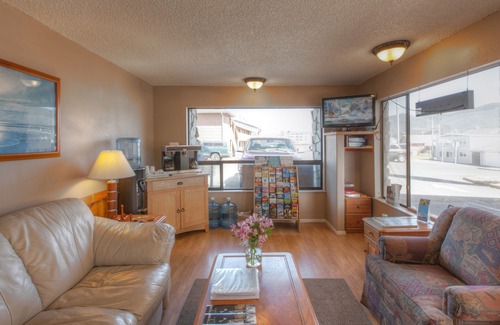 Rockaway Beach Hotel | Silver Sands Motel