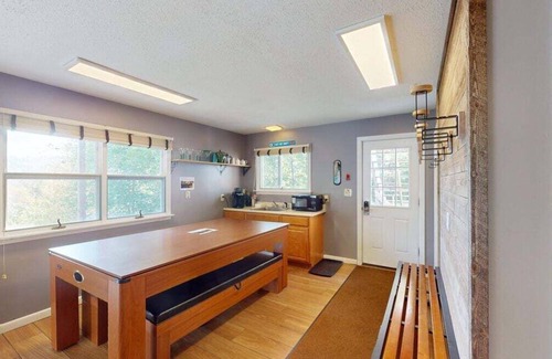 Pittsfield House | Silver Spring Chalet – Spacious 4BR Retreat in Killington Region, Pittsfield, VT, Sleeps 11