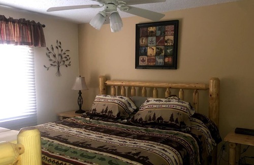 Lake City Apartment | SILVER ST VILLAS Ride to Alpine Loop from Silver Street Villas