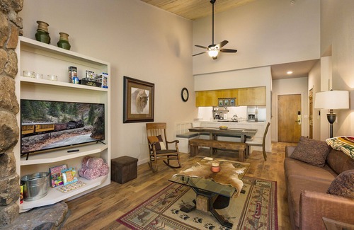 Purgatory Condo | Silver Vista at Cascade (#364) | Near Ski w/Shuttle - Pool - End Unit - Deck