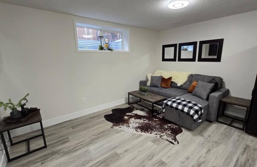 Silverado House | Silverado Cozy Basement Suite