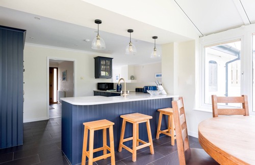 Rock Cottage | SILVERDALE, pet friendly, with a garden in Rock