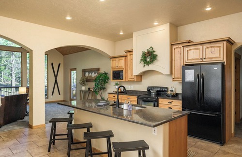 Valley of the Sun Ski Chalet | Silverheels Lodge🏔Luxury Mountain Chalet🍃25 Acres🌲Double Garage🚙Hot Tub♨️
