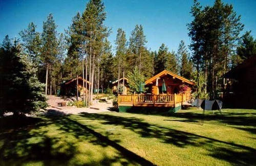 Coram Cabin | Silverwolf Log Chalet Resort