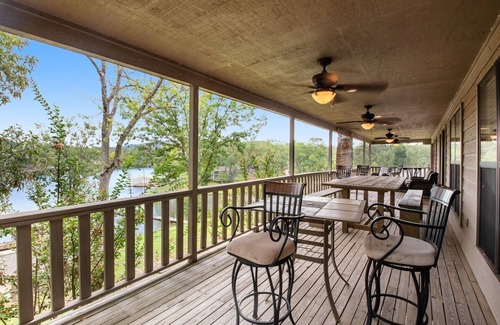 Mid America House | Silverwood: 5BR Lake+Hot Tub