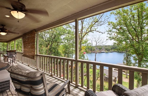 Mid America House | Silverwood: 5BR Lake+Hot Tub