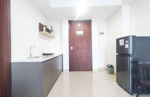 Suko Manunggal Apartment | Simple 1Br Near Mall At Grand Sungkono Lagoon Apartment