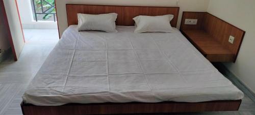 Varanasi Apartment | Simple Blissful - 2 bedrooms independent house