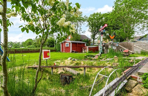 Fahretoft Apartment | Simple but cosy holiday apartment in a quiet location in Fahretoft.
