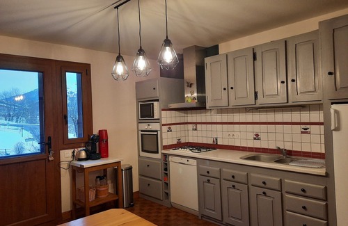 Feissons-sur-Salins House | Simple, comfortable village house