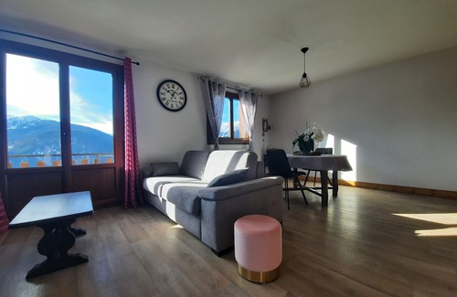 Feissons-sur-Salins House | Simple, comfortable village house