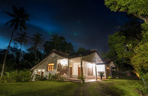 Hikkaduwa House | Simple & Peaceful Private Homestay! Surrounded by nature and close to the beach.