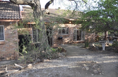 Marloth Park House | Simple Solar system in home with 3 bedroom, self catering home . Free WiFi.