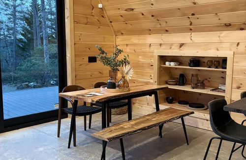 Ellijay Cabin | Simplicity has "A" style of its own! Brand new mountain retreat in East Ellijay
