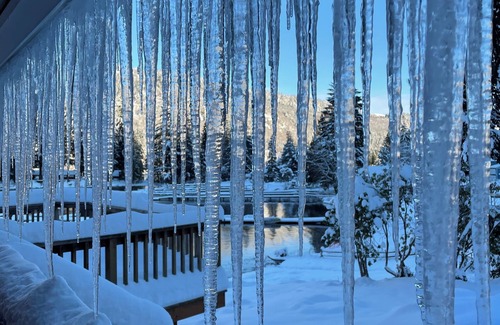 Bellingham House | Simply Lake Samish Solitude – Lakefront 2 BR / 2.5BA