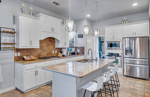 Tarrant County House | Simply Perfection 4BR King Home