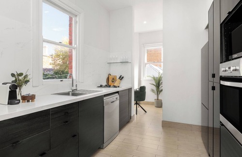 East Melbourne Apartment | Simpson Street Apartments by Urban Rest
