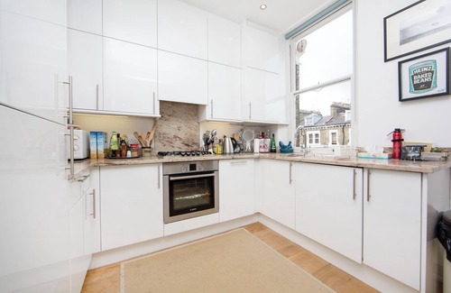 Holland Park Apartment | SINCLAIR ROAD, KENSINGTON - 2-bedroom apartment in a quiet residential street