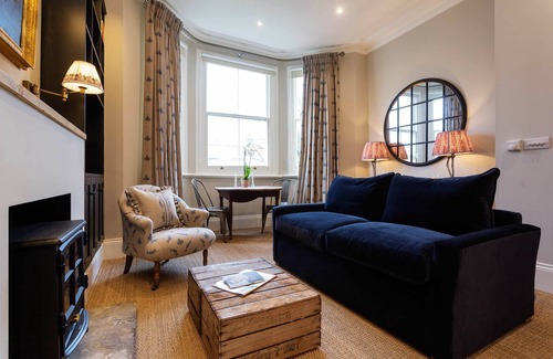 Addison Apartment | Sinclair Sophistication, by Veeve